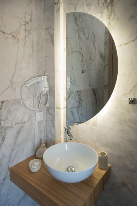 Phaedra The Sense Of Luxury Apartment
